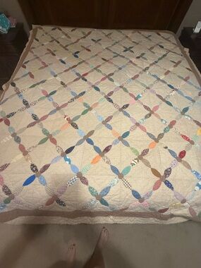 Vintage 27 year old Beautiful Quilt - Multicolor Accents